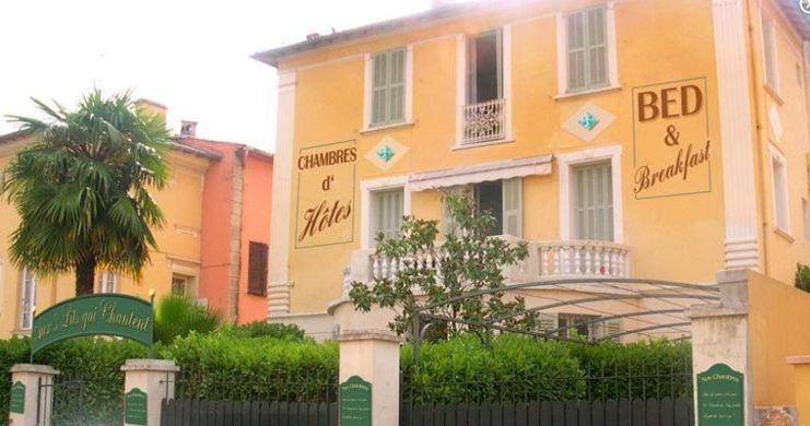 Aux 3 Lits Qui Chantent - Au Village Vence Extérieur photo