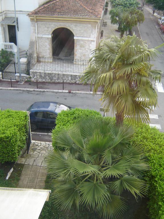 Aux 3 Lits Qui Chantent - Au Village Vence Chambre photo